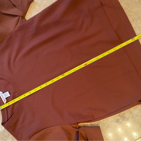 Athleta, color, mahogany, for work or play, small, petite top, short sleeve - Picture 7 of 7